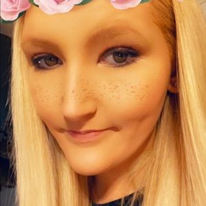 Meet your Posher, Alicia